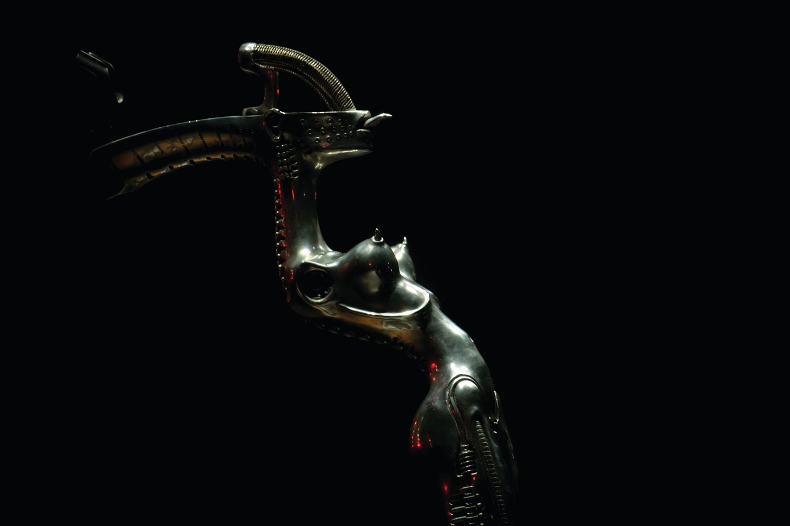 Giger_Mic_Stand